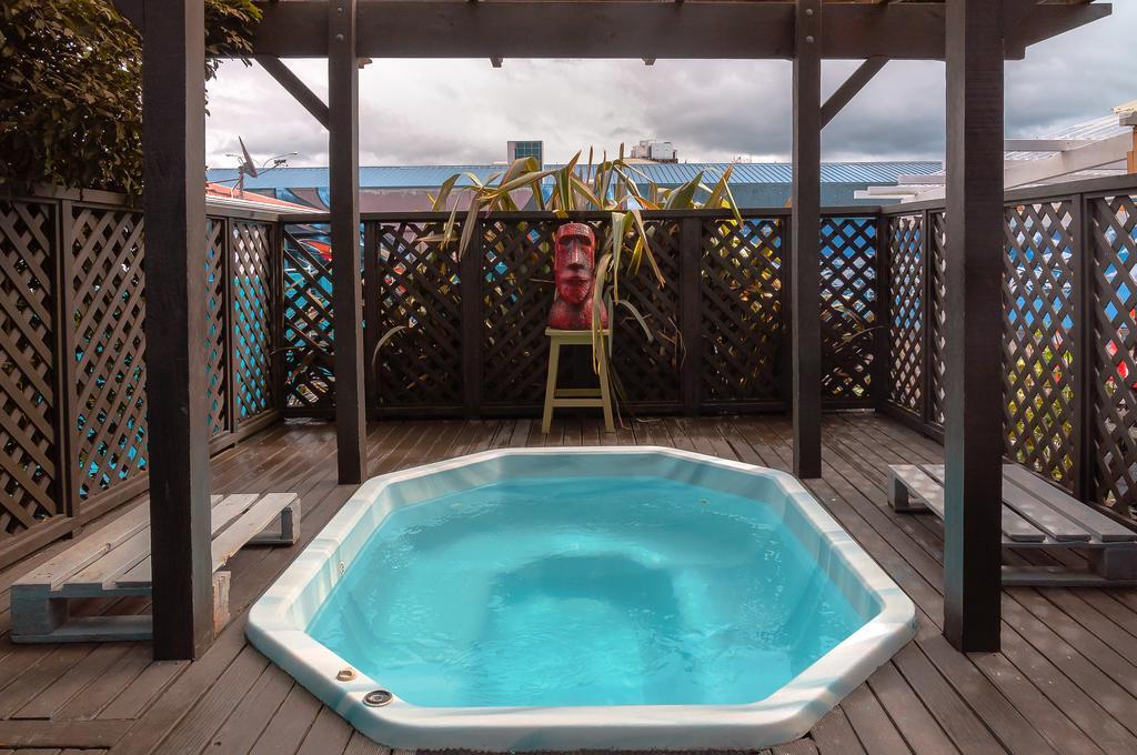 Crash Palace Backpackers Rotorua Exterior photo
